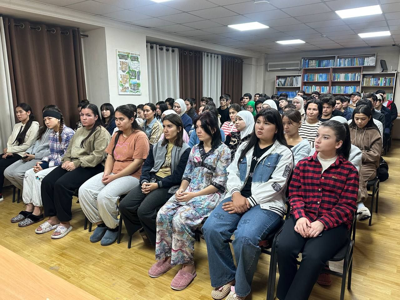 "Biz yoshlar giyohvandlikka qarshimiz" mavzusida talaba-yoshlar bilan prafilaktik uchrashuv boʻlib oʻtdi